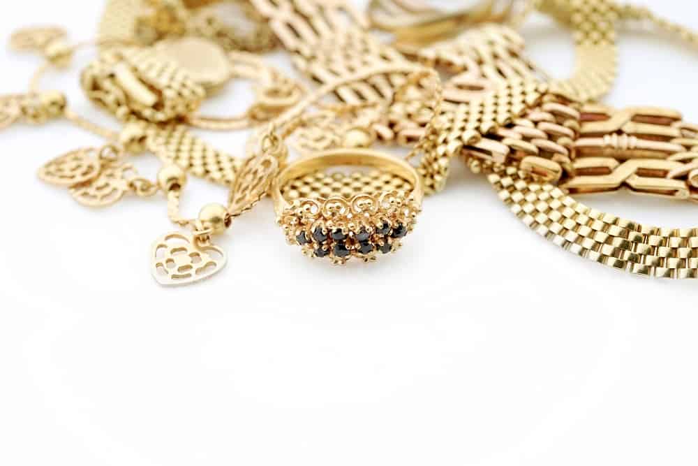 Reasons Why People Sell Their Gold